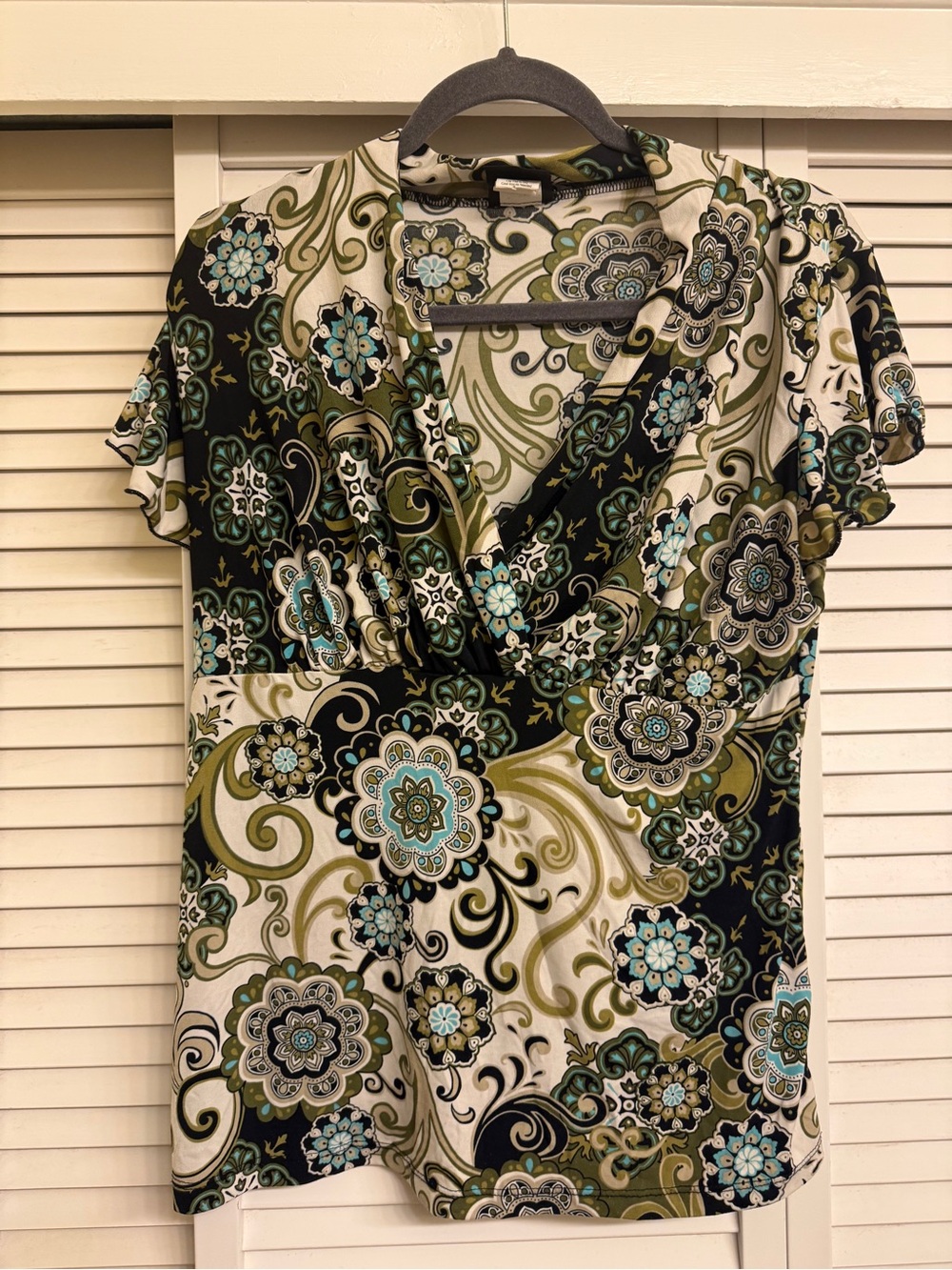 Vintage Women’s XL Floral V-Neck Blouse in Black, Olive & Cream JK